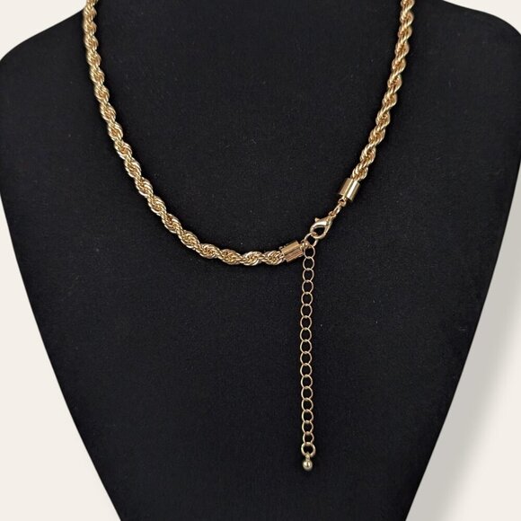 V. Gold Tone Rope Chain Necklace - Picture 4 of 5